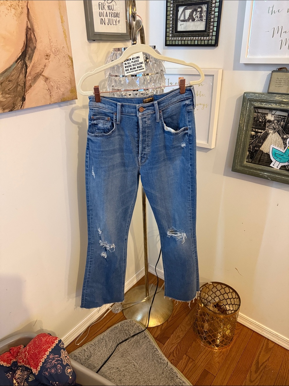 Mother Denim. Tripper ankle fray. Size 28